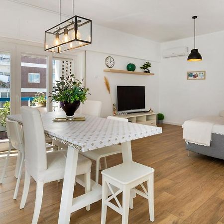 Faro Getaway W/ Big Balcony By Lovelystay Bagian luar foto
