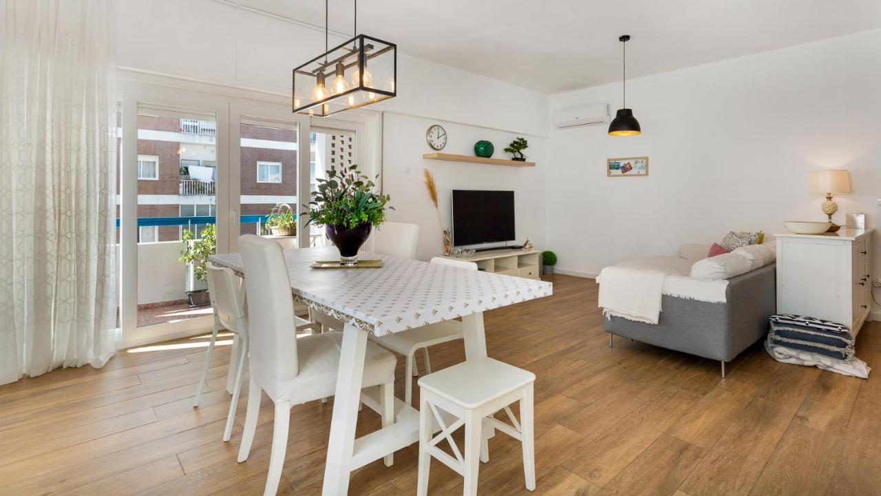 Faro Getaway W/ Big Balcony By Lovelystay Bagian luar foto