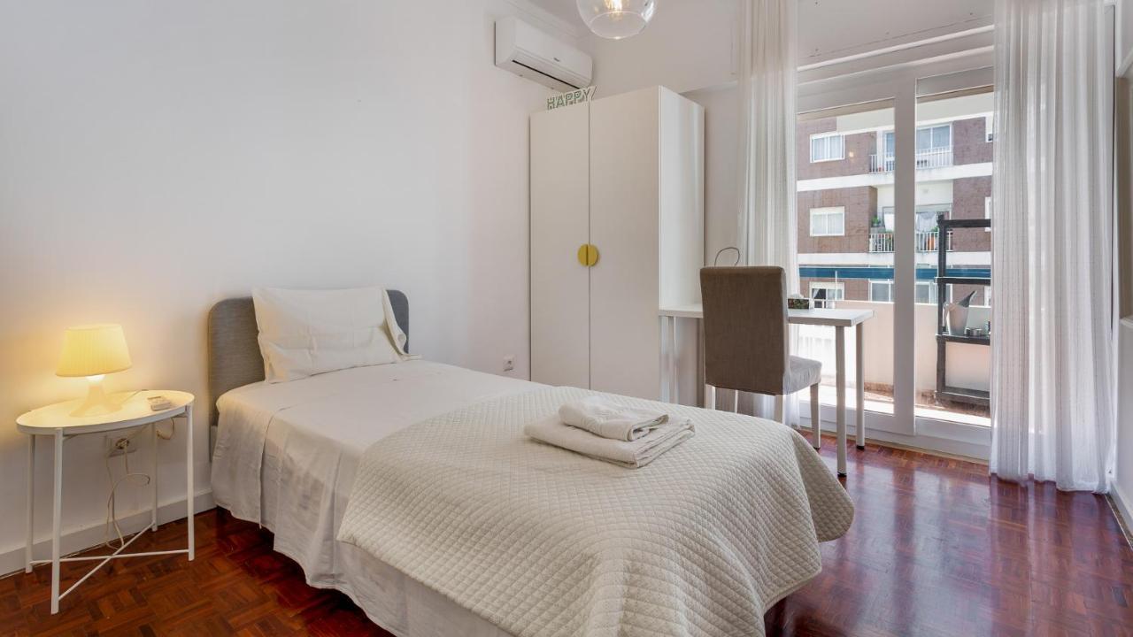 Faro Getaway W/ Big Balcony By Lovelystay Bagian luar foto