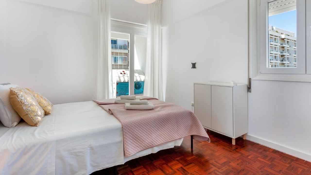 Faro Getaway W/ Big Balcony By Lovelystay Bagian luar foto