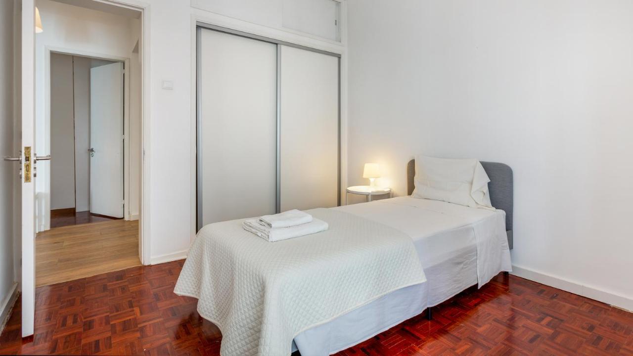 Faro Getaway W/ Big Balcony By Lovelystay Bagian luar foto